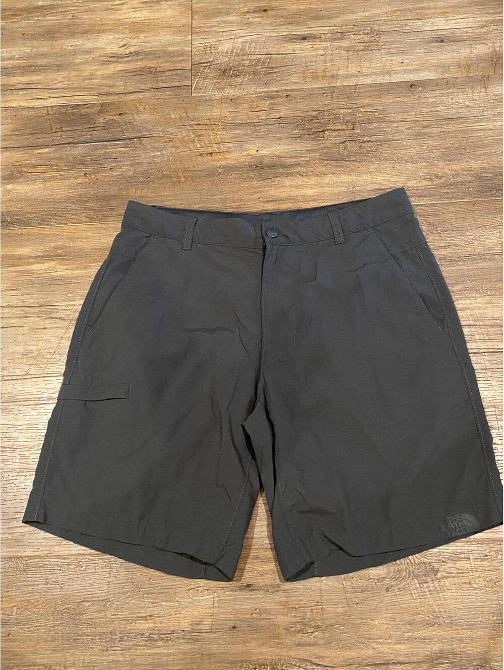 The North Face Mens Grey Shorts sz 32 EUC